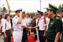 Biên đội tàu Hải quân Trung Quốc thăm TP Hồ Chí Minh