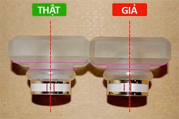 Nắp chai hãng chính hãng luôn có sự cân đổi và đối xứng một cách hoàn hảo. Ngược lại với hàng giả, chúng sẽ bị làm lệch, gây mất thẩm mỹ.