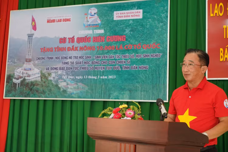 Ông Bùi Thanh Liêm, Phó tổng Biên tập Báo Người Lao Động phát biểu tại buổi lễ.