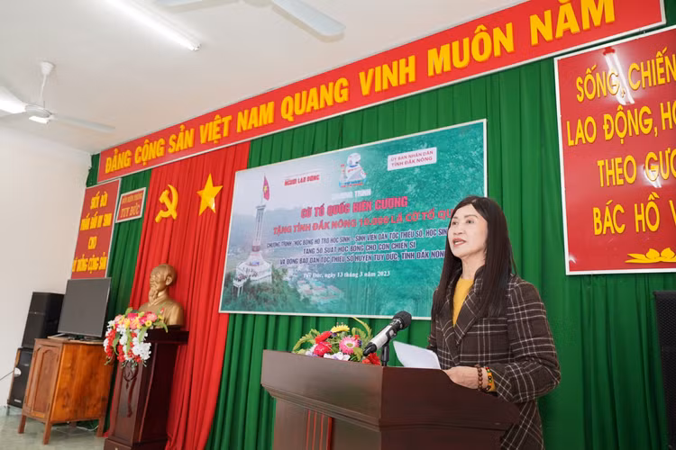 Bà Tôn Thị Ngọc Hạnh, Phó chủ tịch UBND tỉnh Đắk Nông phát biểu tại buổi lễ.