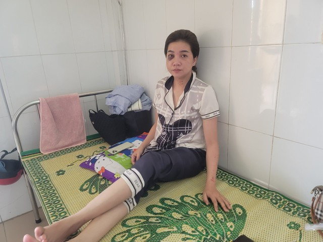 Chị L. đang điều trị tại Bệnh viện đa khoa khu vực Triệu Hải . Ảnh baocongluan