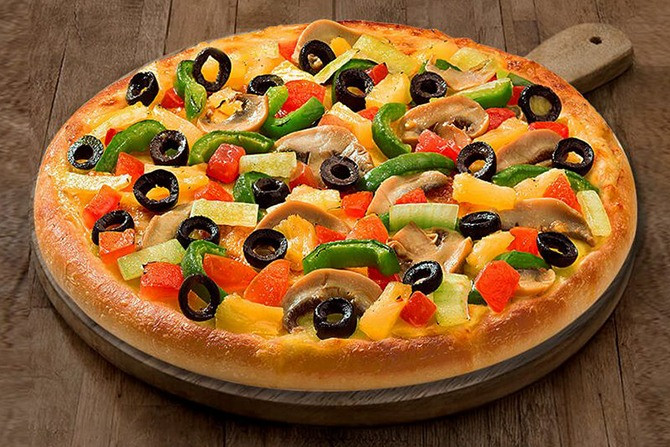 Pizza chứa nhiều muối. Ảnh minh họa