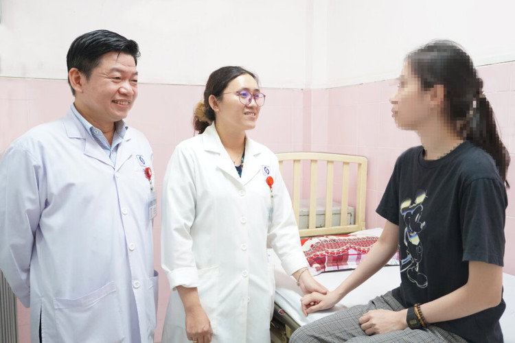 Sức khỏe bệnh nhi cải thiện tốt sau khi điều trị. Ảnh BVCC