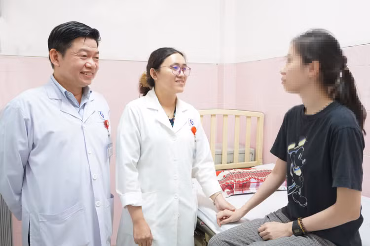 Sức khỏe bệnh nhi cải thiện tốt sau khi điều trị. Ảnh BVCC