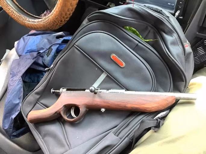 Khẩu súng tự chế của vụ án mạng. Ảnh C.A