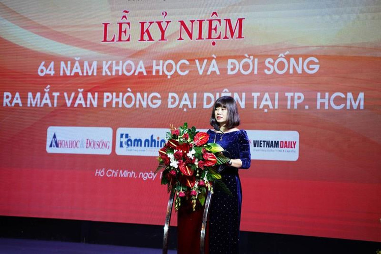 Bà Nguyễn Thị Mai Hương, Phó Tổng Biên tập phụ trách phát biểu tại buổi lễ.