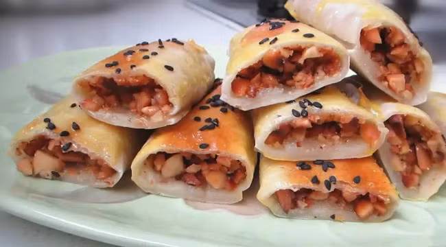 Bánh nếp cuộn lạc thơm ngon ngọt bùi, nhâm nhi ngày trời lạnh ảnh 1