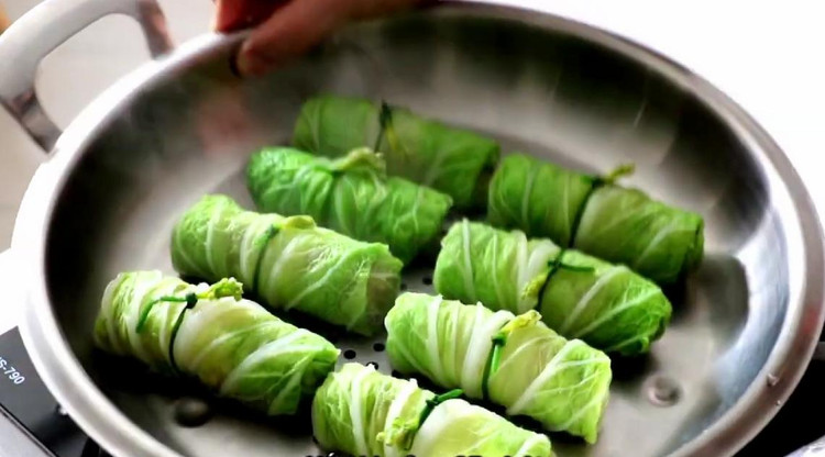 Hôm nay ăn gì: Cải thảo cuộn thịt hấp giàu dinh dưỡng tốt cho tiêu hóa