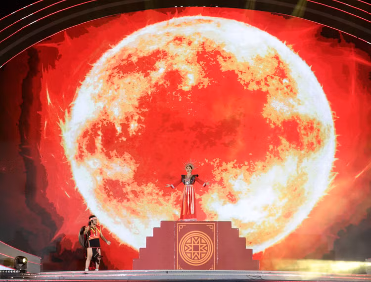 Hình ảnh biểu diễn Ca kịch “Khát vọng Dam Săn” tại sân khấu Lễ hội Cà phê Buôn Ma Thuột lần thứ 8.