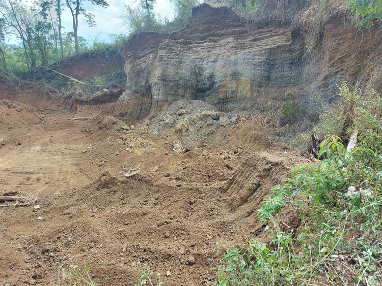 Một góc trong khu vực &quot;đất tặc&quot; đang khai thác.