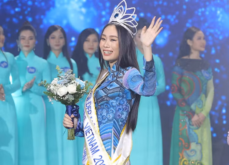Miss Peace Vietnam 2022 được trao cho thí sinh Trần Thị Ban Mai. Người đẹp cũng nhận 3 giải phụ là Người đẹp Nhân ái, Người đẹp vì biển và Người đẹp Ứng xử