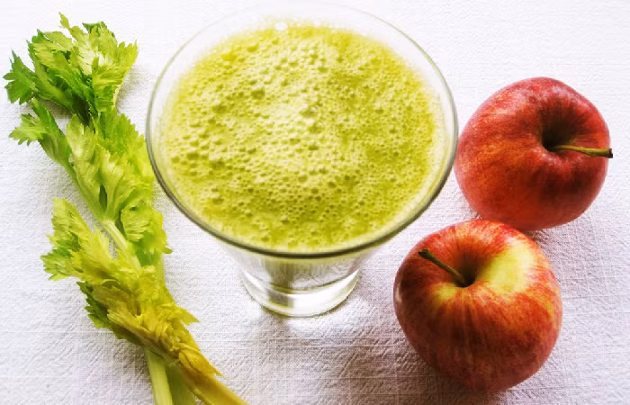 Công thức giảm béo từ cần tây, táo và mật ong đánh bay mỡ bụng. Ảnh minh họa