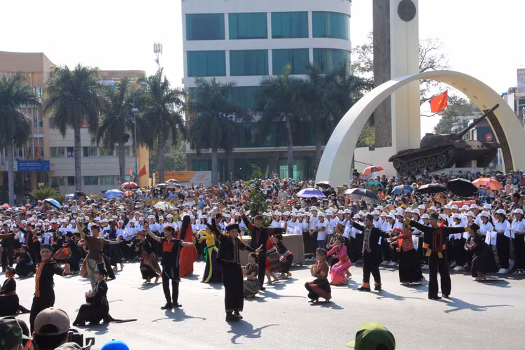 Lễ hội đường phố diễn ra tại khu vực ngã 6, trung tâm TP Buôn Ma Thuột.