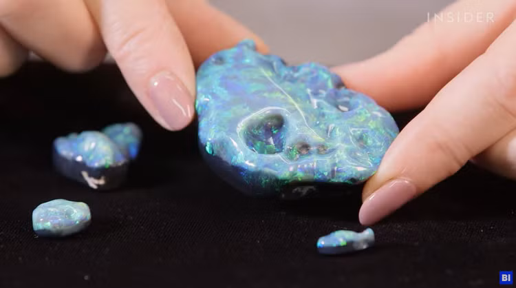 Dao dat tim thay vat the lap lanh, tho mo vo bam-Hinh-4