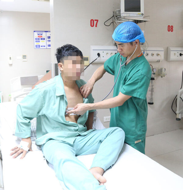 Cứu sống bệnh nhân bị kéo đâm thấu tim. Ảnh BVĐK Phú Thọ