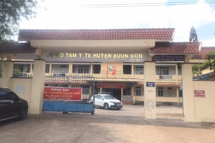 Hàng chục người nhập viện tại Trung tâm Y tế huyện Buôn Đôn.