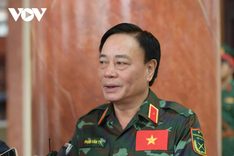 Luc luong tinh nhue nhat cua Viet Nam len duong cuu tro dong dat tai Myanmar-Hinh-2