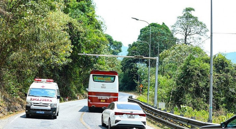 Hệ thống camera được bố trí dài khắp đèo Bảo Lộc để đảm bảo an toàn giao thông.