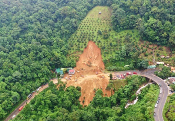 Toàn cảnh đèo Bảo Lộc bị sạt lở