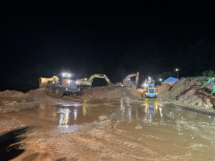 Hình ảnh cứu hộ đèo Bảo Lộc