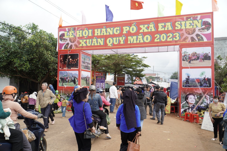 Lễ hội Hảng Pồ diễn ra trong 2 ngày từ ngày 17 đến ngày 18/2/2023 (nhằm ngày 27 và 28 tháng Giêng) tại xã Ea Siên, thị xã Buôn Hồ, tỉnh Đắk Lắk.