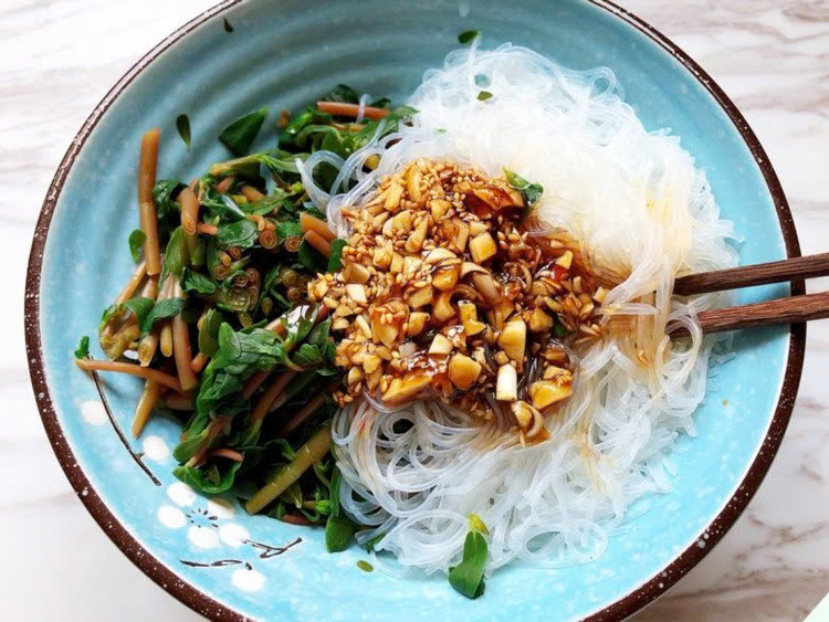 Khả năng chống viêm: Rau sam chứa omega-3, các chất nhầy và khoáng chất, giúp giảm đau và chống viêm hiệu quả. Tác dụng chống viêm của rau sam rất hữu ích trong việc điều trị các tình trạng đau do tiêu hóa và các bệnh liên quan đến đường tiết niệu. Omega-3 trong rau sam giúp làm giảm các phản ứng viêm trong cơ thể, giúp giảm các triệu chứng đau và cải thiện sức khỏe tổng quát. Ảnh minh họa