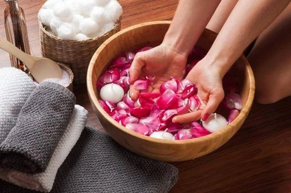 Mùa đông, ngâm chân nước ấm cực tốt nhưng lại cực hại vì điều này - Hình 2 Mua dong, ngam chan nuoc am cuc tot nhung lai cuc hai vi dieu nay-Hinh-2