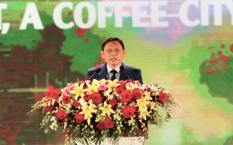 Ông Nguyễn Tuấn Hà, Phó chủ tịch UBND tỉnh Đắk Lắk phát biểu bế mạc Lễ hội Cà phê Buôn Ma Thuột lần thứ 8 năm 2023.