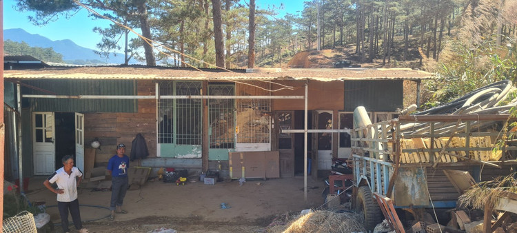 Người dân tại khu vực hố đen, phường 7, TP Đà Lạt chủ động di dời nhà cửa, bàn giao mặt bằng thực hiện Dự án đường Cam Ly – Phước Thành, Tp Đà Lạt.