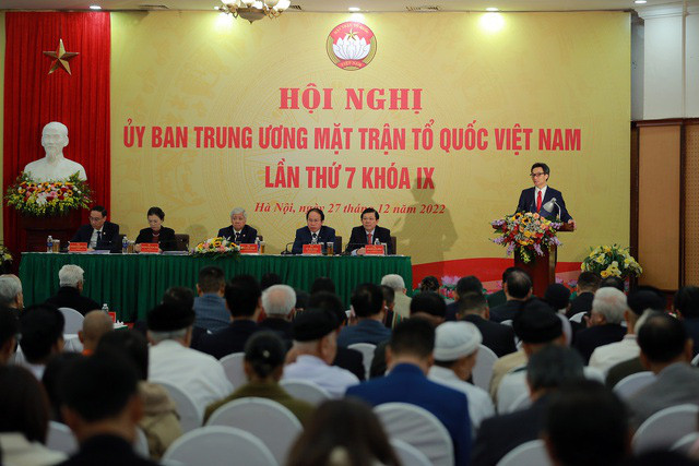 Theo Phó thủ tướng Vũ Đức Đam, Chính phủ đang nghiên cứu phương án hỗ trợ dịp Tết cho lao động phải nghỉ việc, giãn việc dài ngày.