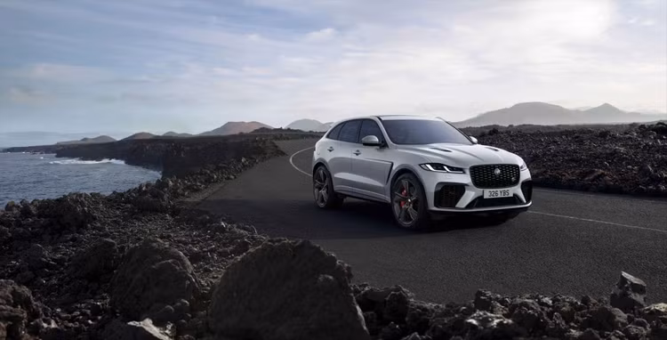 Jaguar F-Pace R-Dynamic phiên bản màu đen độc đáo với công nghệ tiên tiến ảnh 1