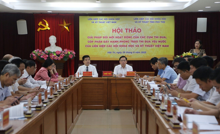 Tổng Thư ký Liên hiệp Hội Việt Nam - Nguyễn Quyết Chiến và Bí thư Đảng đoàn, Chủ tịch Liên hiệp Hội tỉnh Phú Thọ - Hồ Đình Lưỡng đồng chủ trì hội thảo Tổng Thư ký Liên hiệp Hội Việt Nam - Nguyễn Quyết Chiến và Bí thư Đảng đoàn, Chủ tịch Liên hiệp Hội tỉnh Phú Thọ - Hồ Đình Lưỡng đồng chủ trì hội thảo