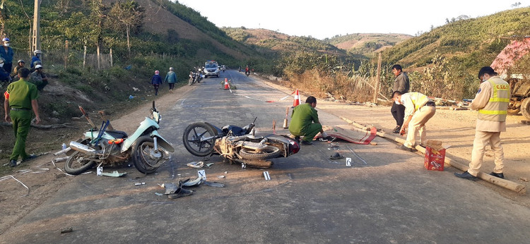 Hiện trường vụ tai nạn khiến 1 người phụ nữ tử vong.