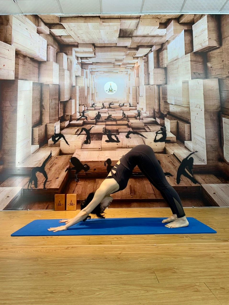 Tư thế chó úp mặt.