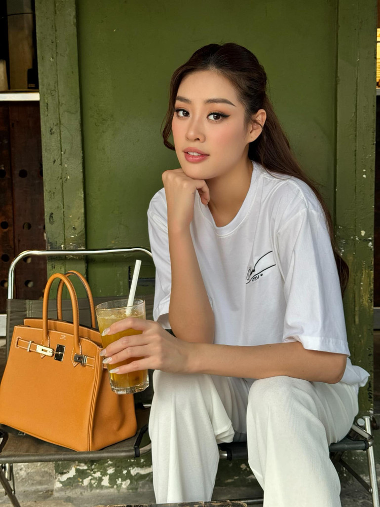 Khánh Vân không chỉ xinh đẹp mà còn sở hữu làn da mịn màng trắng hồng. Ảnh Fb Nguyễn Trần Khánh Vân