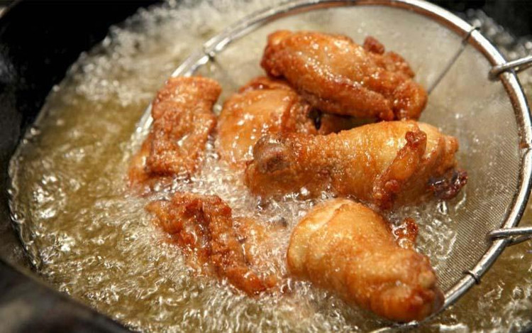 Ăn nhiều đồ chiên rán dễ mắc hội chứng chuyển hóa.