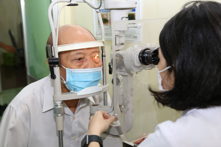 Bệnh đau mắt đỏ đang bùng phát ở địa bàn tỉnh Đắk Lắk. Ảnh: Đình Thi