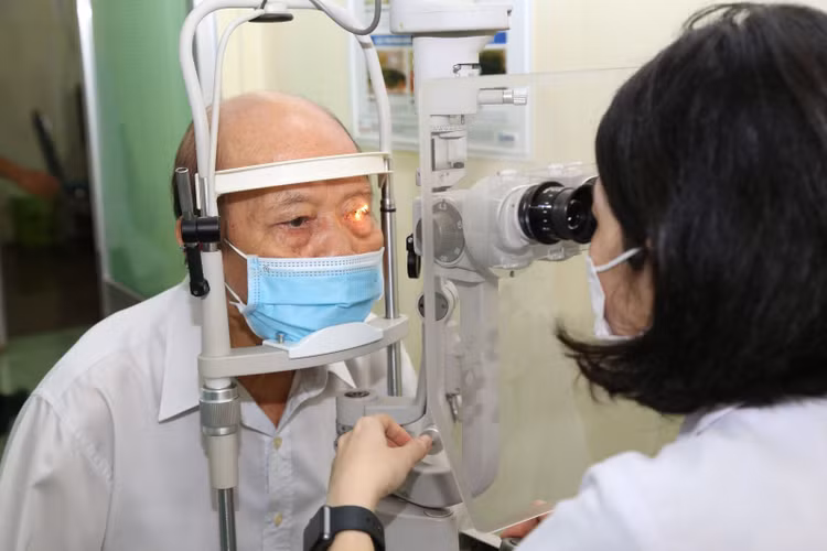 Bệnh đau mắt đỏ đang bùng phát ở địa bàn tỉnh Đắk Lắk. Ảnh: Đình Thi