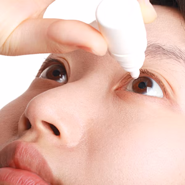 Vệ sinh đôi mắt đúng cách giúp bảo vệ mắt. Ảnh minh họa