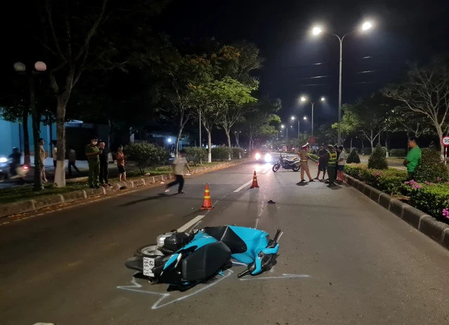 Hiện trường vụ nam thanh niên tông một CSGT bị thương.