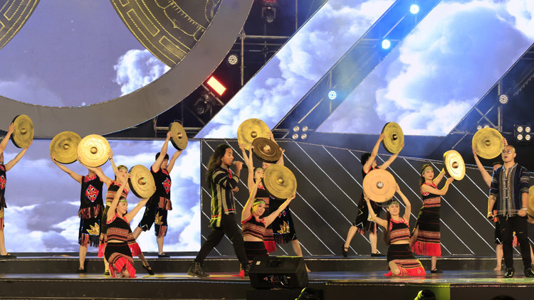 Hoạt cảnh ca nhạc chào mừng tại Lễ khai mạc.