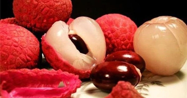 Ăn vải đúng cách để tránh bị &quot;nóng&quot; trong người. Ảnh minh họa