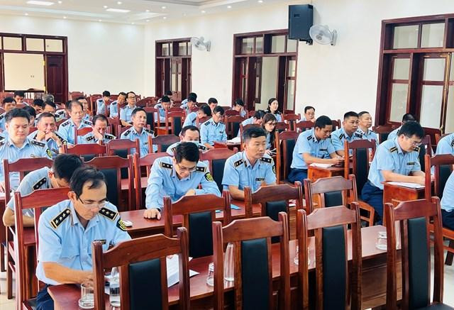 Lãnh đạo, công chức Cục Quản lý thị trường tỉnh Đắk Lắk tham dự Hội nghị.