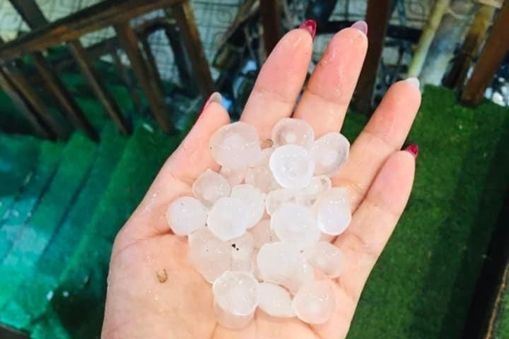 Những viên đá có đường kính 1-2 cm. Ảnh:Plo.vn