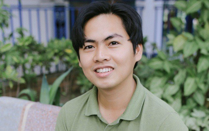 Thầy Võ Quốc Bá Cẩn – người thầy truyền cảm hứng cho bao thế hệ học sinh giỏi.