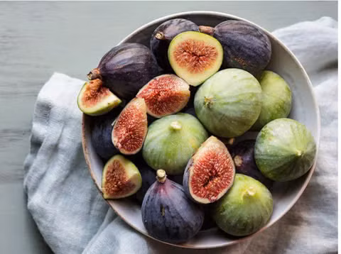 Quả sung có nhiều lợi ích tiềm năng, bao gồm thúc đẩy sức khỏe hệ tiêu hóa và tim mạch, cùng với khả năng giúp kiểm soát lượng đường trong máu,.. Ảnh minh họa