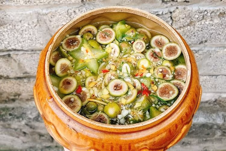 Ăn sung hỗ trợ sức khỏe tiêu hóa: Quả sung là một nguồn chất xơ tuyệt vời, giúp hỗ trợ tiêu hóa và thúc đẩy nhu động ruột thường xuyên. Đặc tính nhuận tràng tự nhiên của chúng có thể giúp ngăn ngừa táo bón và duy trì đường ruột khỏe mạnh. Ảnh minh họa