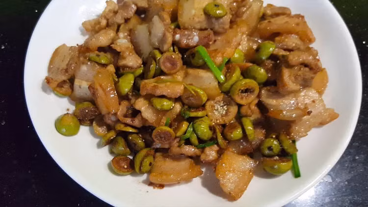 Kiểm soát triệu chứng của bệnh Alzheimer: Alzheimer là bệnh lý thoái hóa thần kinh gây đãng trí, trí nhớ và tư duy bất thường gây ảnh hưởng nghiêm trọng đến sức khỏe và sinh hoạt hằng ngày của người bệnh. Quả sung có chứa các vitamin nhóm B, cùng với các khoáng chất như magie, đồng giúp ngăn chặn quá trình thoái hóa của tế bào thần kinh. Ảnh minh họa