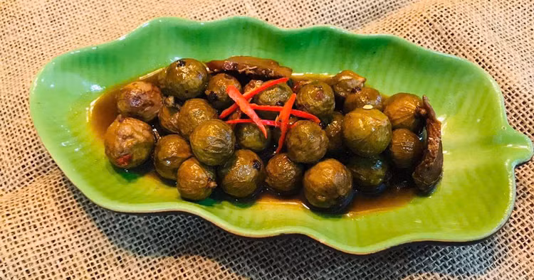 Giúp làn da khỏe mạnh: Quả sung có những tác động tích cực lên làn da, đặc biệt trong các tình trạng viêm da dị ứng, khô da hoặc ngứa do dị ứng. Nhờ vào các vitamin A, vitamin C, khoáng chất từ quả sung có khả năng chống oxy hóa trên tế bào da giúp làm chậm sự hình thành nếp nhăn trên da do quá trình lão hóa gây ra. Ảnh minh họa