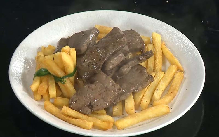 Gan bò là nguồn cung cấp vitamin A. Ảnh minh họa